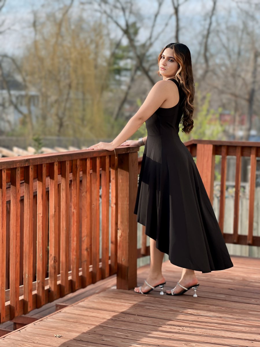 Dresstellscom's tweet image. The halter neck detail adds a touch of glamour while elongating the neck for a chic and captivating appearance.
#dresstells #halterdress #hilow #springoutfit #springootd #comfyoutfit