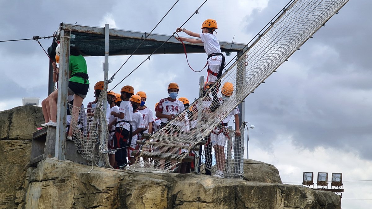 🤝@educacyl y @ESFundacion desarrollan un proyecto de educación emocional con 2.500 alumnos de 1º de ESO en ‘La Roca Multiaventura’ de #Palencia Es un espacio idóneo para trabajar las emociones personales y enfrentarse a diferentes retos #CGJCyL comunicacion.jcyl.es/web/jcyl/Comun…