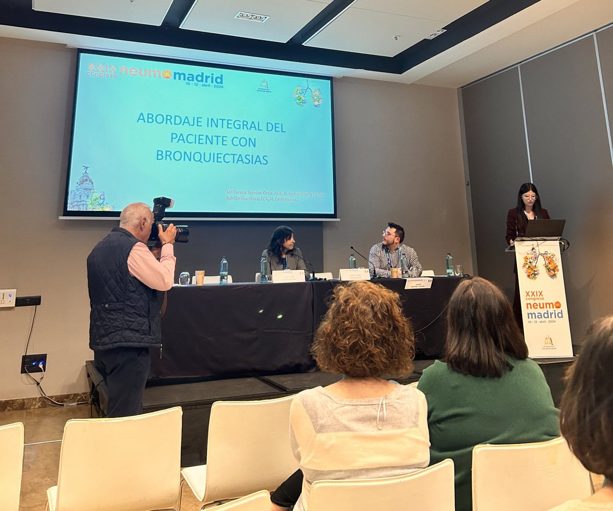 M9zgz's tweet photo. Aprendiendo de los mejores en @NeumoMadrid  #Bronquiectasias 😷🦠🧫 https://t.co/mOwxqAwbX2