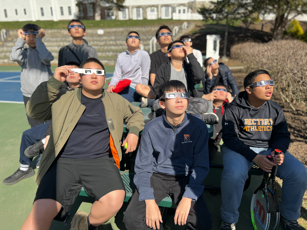 RectorySchoolCT's tweet photo. The community gathered beside the Pavilion on Monday to take in the solar eclipse. Said Physics Teacher Priyam Mavani, who narrated the moment that day, "Experiencing the nearly total eclipse from our Rectory campus will always hold a special place in my heart."
#rectoryschool https://t.co/Qn63XyAueI