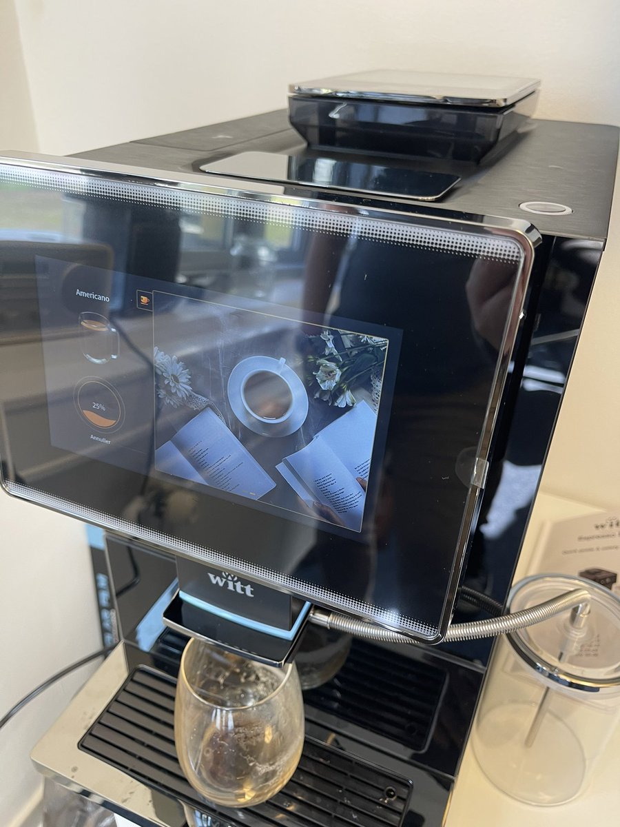 Nummer 2 maskine af disse her Witt premium espresso maskine installeret i dag 😇

Har længe ledt efter en maskine der passer til ca 5-7 ansatte, og der er denne perfekt 💪🏻☕️

395,- i leje om måneden eller købt for 11.000,-

Dem tror jeg at jeg får solgt mange af 😇