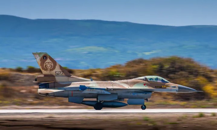 İsrail ve Güney Kıbrıs hava kuvvetleri, 'İran'a yönelik olası bir saldırıyı simüle eden' ortak tatbikat gerçekleştirdi. İsrail ordu radyosunun haberine göre, tatbikat son birkaç gün içinde yapıldı. Haberde, 'Tatbikat, İran'a yönelik bir saldırı üzerinde çalışmak için…