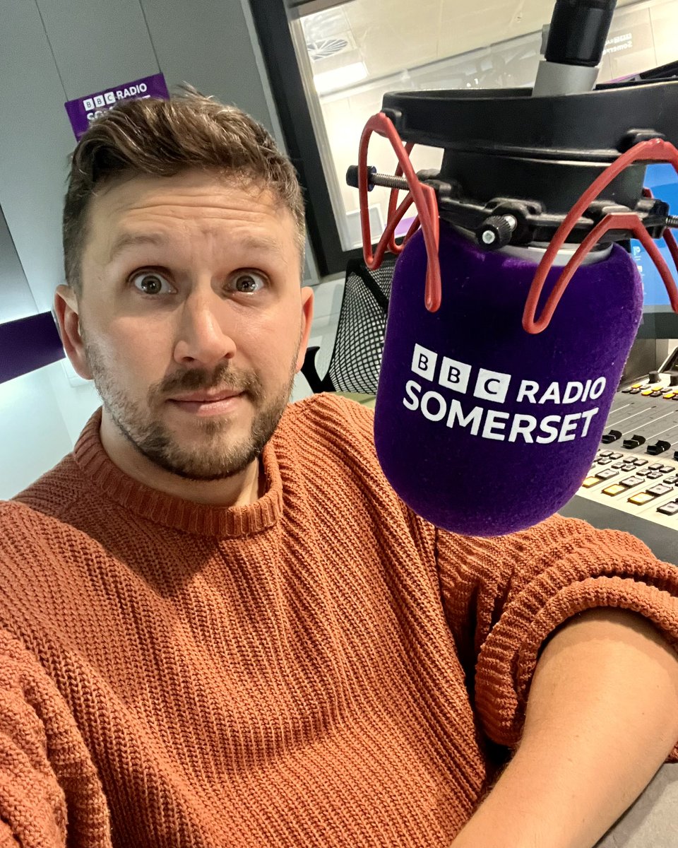 Delighted to be presenting @BBCUpload across @BBCBristol, @bbcsomerset, @BBCGlos & @BBCWiltshire for the next five weeks! On tonight’s show - @TheSicilianMama, @photoflaneur, @jessicafostekew & @jonronson! I’m just glad I’ve been allowed back on air after my slip up last time.