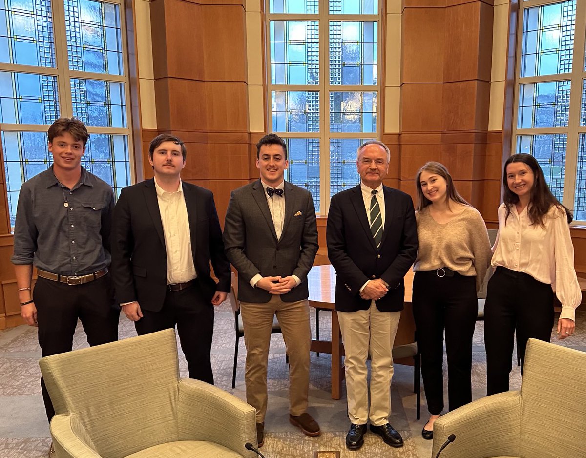 A great visit to ⁦@holy_cross⁩ to speak to their ⁦@hamiltonsoc⁩ chapter about #Ukraine and transatlantic security. Special thanks to the chapter’s leadership for organizing an excellent event. Thank you for your hospitality. Keep in touch. ⁦@AtlanticCouncil⁩