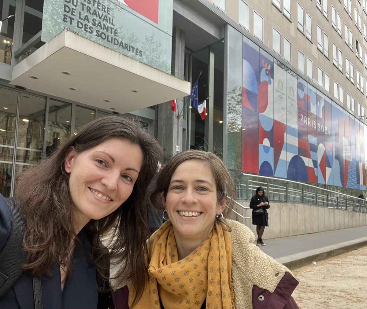 Le Collectif des maisons de naissance françaises reçu au <a href="/Sante_Gouv/">Ministère de la Santé</a>, avec Éléonore Bleuzen-Her, présidente du <a href="/Coll_SageFemme/">Collège Sages-Femmes</a> 

Merci à Anne Hegoburu et ses équipes pour leur écoute et leur soutien pour poursuivre le développement des maisons en France !