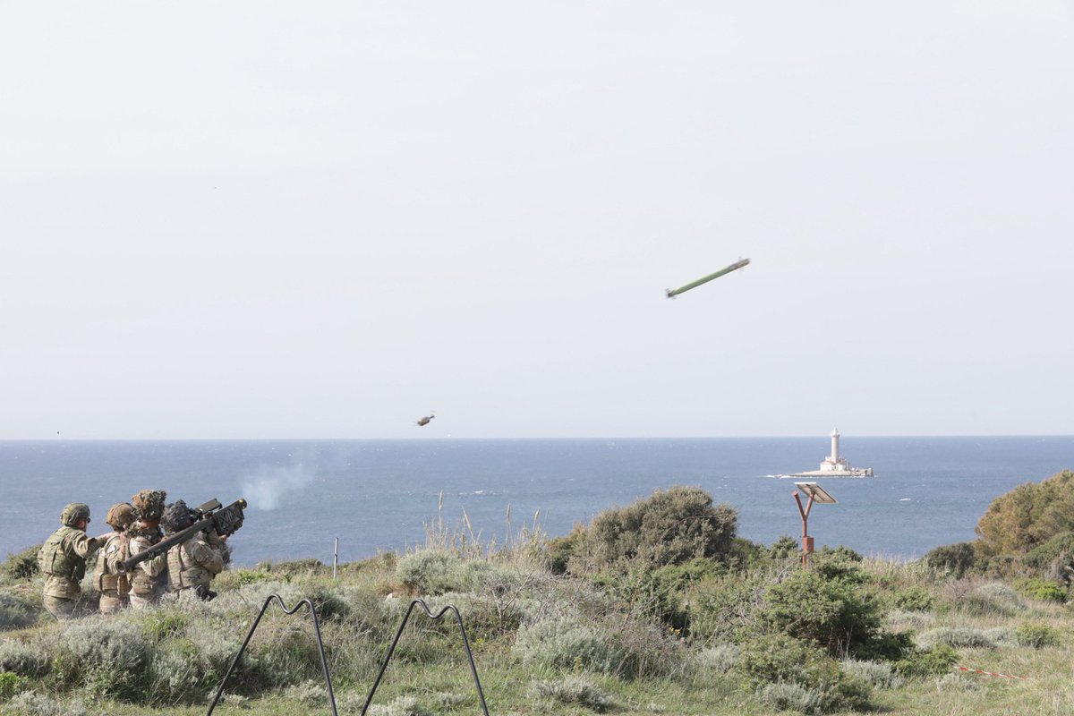 #StrongerTogether #SkySoldier 🪂 Spc. Samuel Luna, a Cavalry Scout with Anvil Troop, with 1-91 CAV, fires an FM-92 Stinger missile during training as part of Operation Shield 24 in Pula, Croatia 🇭🇷 @usarmy 📸 by Staff Sergeant Alex Skripnichuk