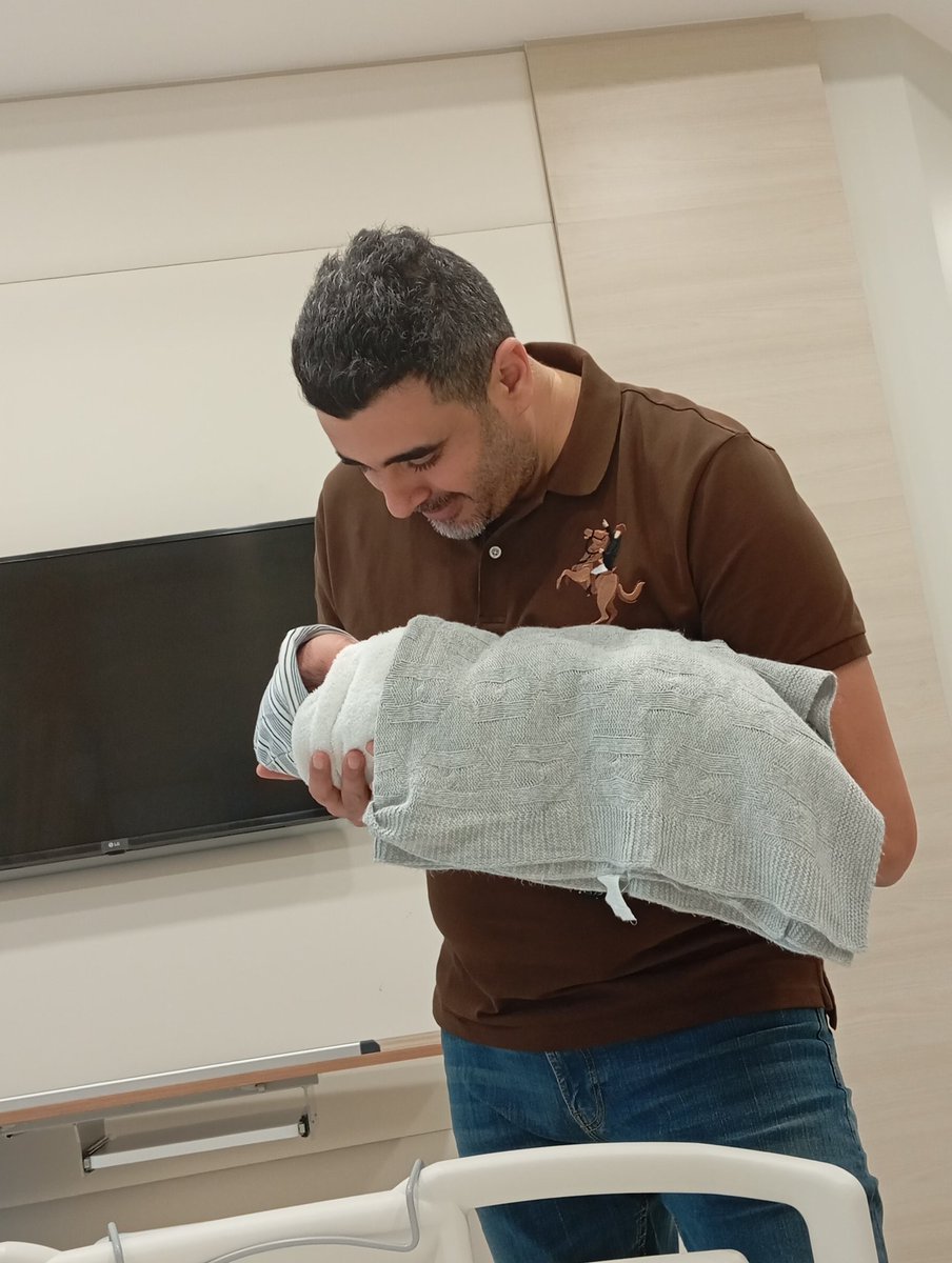 الحمدلله الذي بنعمته تتم الصالحات ،العيد عيدين هذه السنه لك الحمد والشكر يا رب بعد صبر طويل رزقني الله بمولودي الذي سميته صالح أسأل الله أن يبارك لي فيه وينبته نباتا حسنا وان يرزقني بره ويبلغ أشده وان يجعله من عباده الصالحين ومن حفظة كتابه الكريم،🙏♥️ اللهم امين🧿