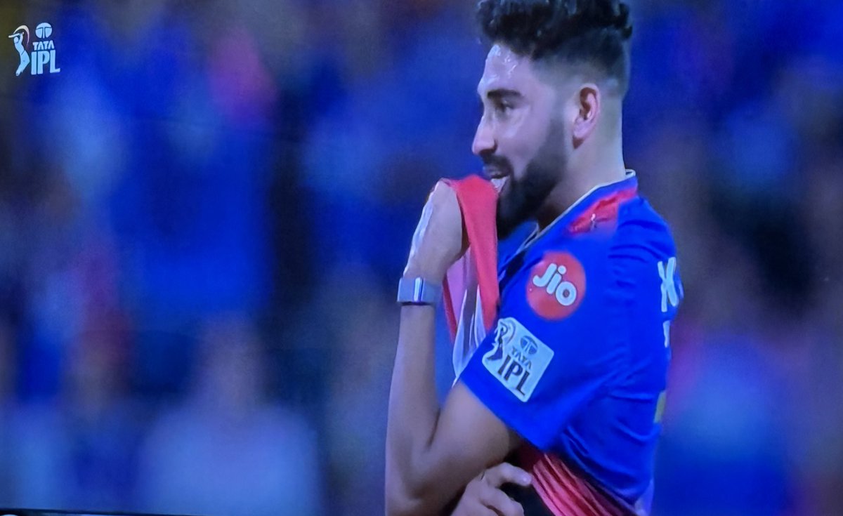 Someone remind Siraj, he is playing for RCB.