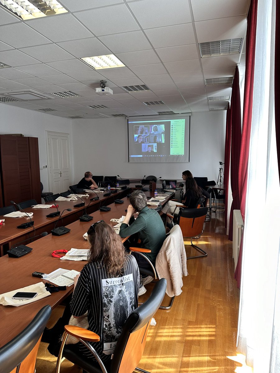 seamus976's tweet image. First day done! Online session with a few in situ attendees. Tomorrow we continue at 10 am 💪😎 #unizd #horror #urban #gothic