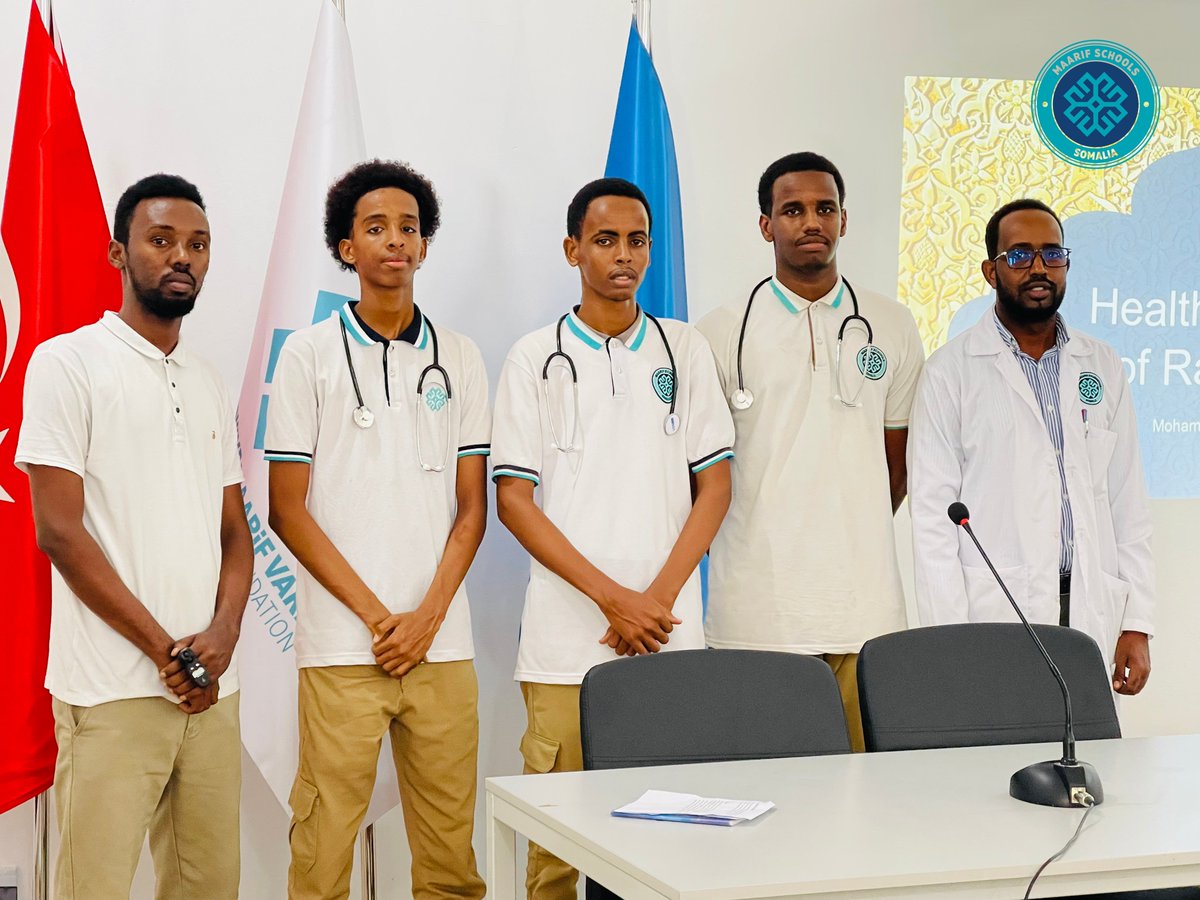 tmfsomalia's tweet photo. 🇹🇷 KM4 Kampüsümüzde öğrencilerimiz öğretmenleri ile birlikte "Ramazan Ayının Sağlığa Faydaları" konulu sunum gerçekleştirdi.
#Turkish #Maarif #Foundation #school #Türkiye #Somali #Somalia #Mogadishu #Soomaaliya #Muqdisho #KM4 #Benaadir #dugsi #dugsiga https://t.co/2vL1wdU6sS