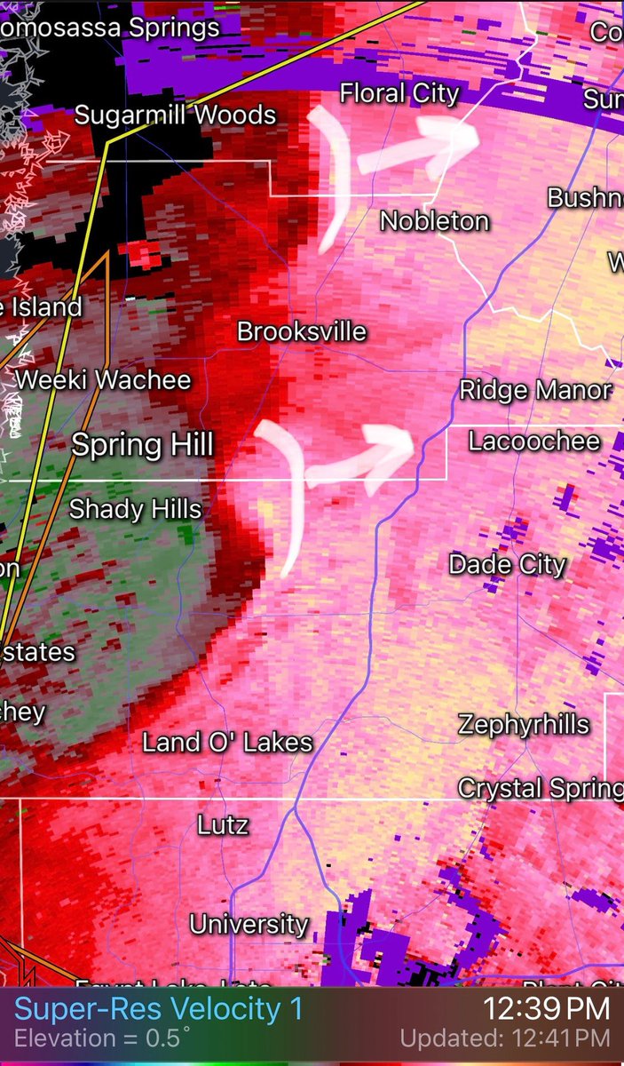 Two strongest areas of winds on the border of Citrus/ahernando County and Pasco/Hernando County. Both moving east. #FLwx @BN9