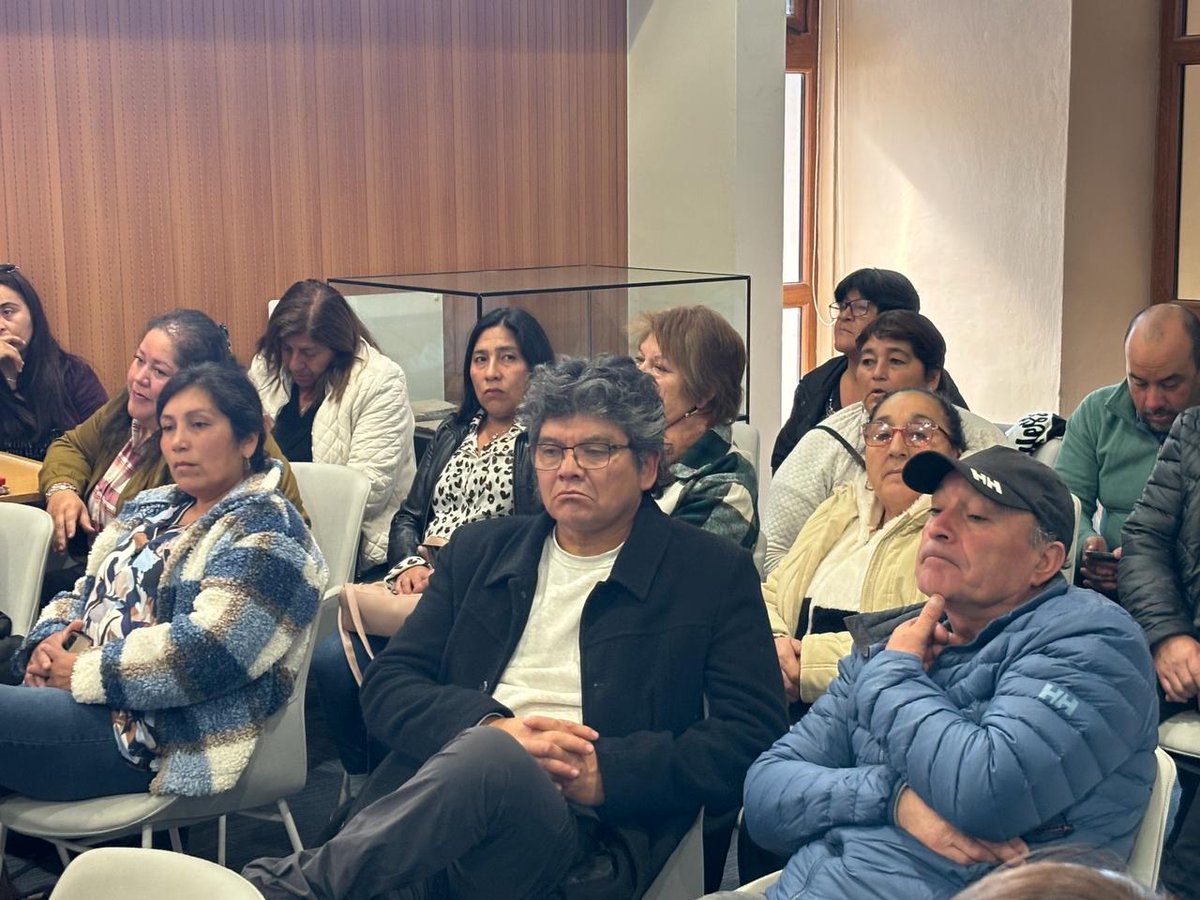 La Comisión de Pesca de la Cámara de Diputadas y Diputados sesiona en #PuertoMontt con la participación del Subsecretario de Pesca @SubpescaCL
Julio Salas, y el seremi de Economía @lcardenasmayorg y agrupaciones de pescadoras y pescadores artesanales de la #RegióndeLosLagos.