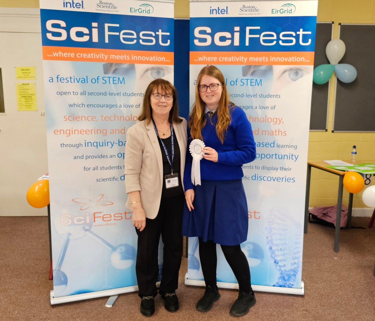Congratulations to Alexandra @EirGrid Cleaner Climate Award winner SciFest@School, Assumption Secondary School for her project 'The effect of the presence of gas on the greenhouse effect'. @oide_Ireland @EPAIreland #womeninSTEM  #cleanerclimate #climateaction #scifestatschool