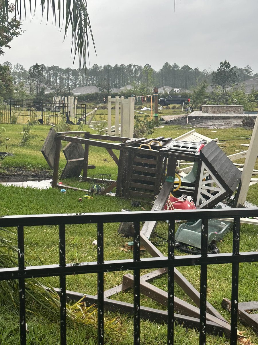 Some images of the damage done to a yard in St. Augustine, #Florida. A playground set is messed up with a lot of the fencing damaged. #FLwx #severewx 📷: St. Johns County Fire Recuse facebook.com/photo?fbid=892…