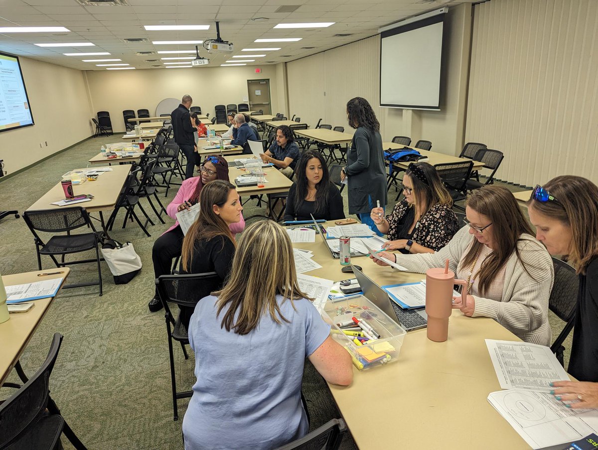 LeadershipSdlc's tweet photo. A big thanks to the ESOL Department for a fantastic LEAD 2.0: ESOL Program Management training last night!๐๐๐ #LEAD #APBench #LeadershipMatters #LeadershipDevelopment https://t.co/SA37iT73sH