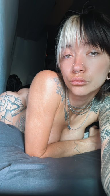 Tell me something sweet? 🥺 https://t.co/ylXgqms13X