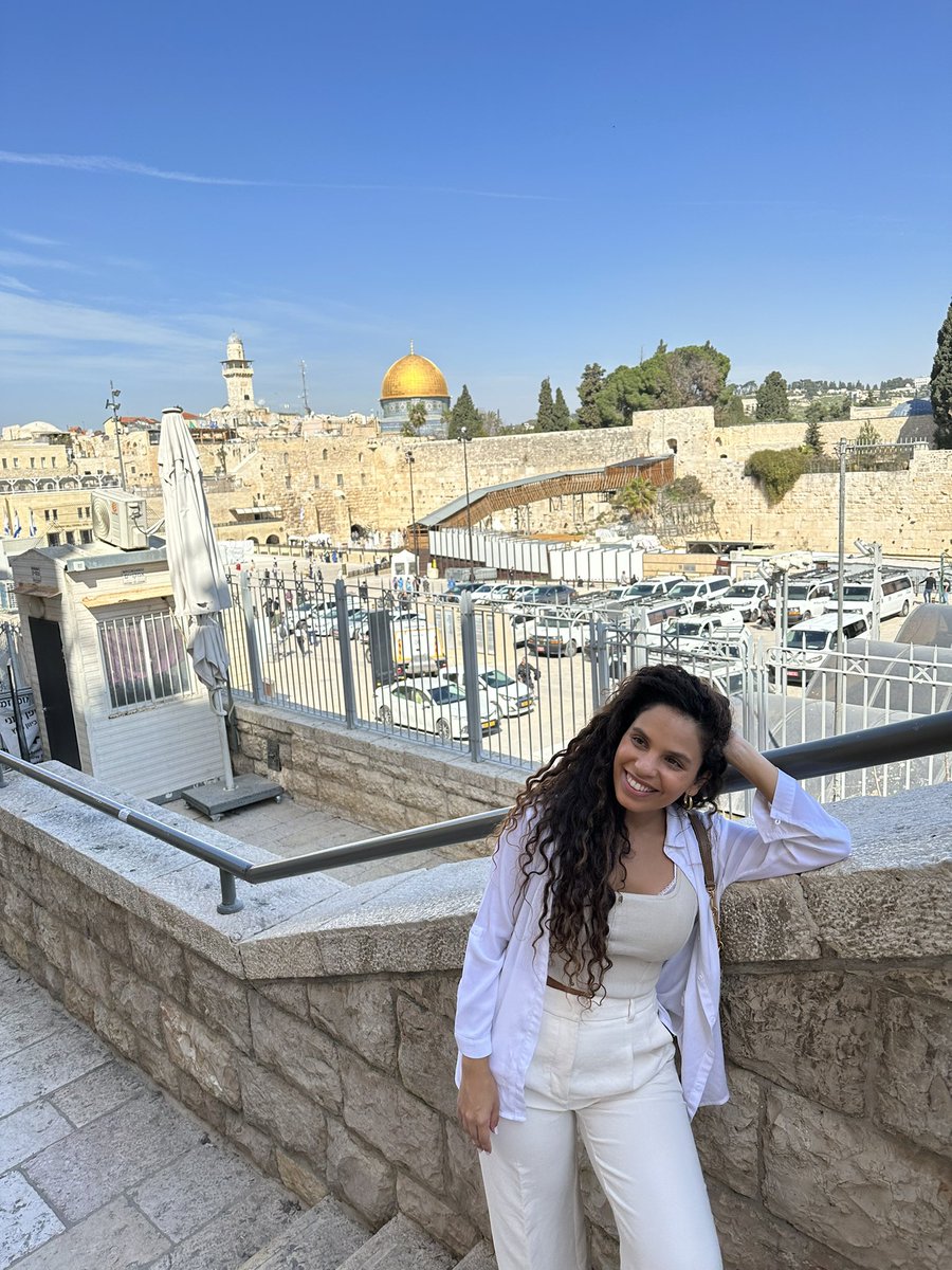 Ellos: Devuelven las tierras robadas. Yo: ¿Y qué van hacer con 7 millones judíos israelíes? En la foto: el Muro Occidental en Israel, resto del templo judío sagrado (fue destruido por los romanos, año 70). 🇮🇱