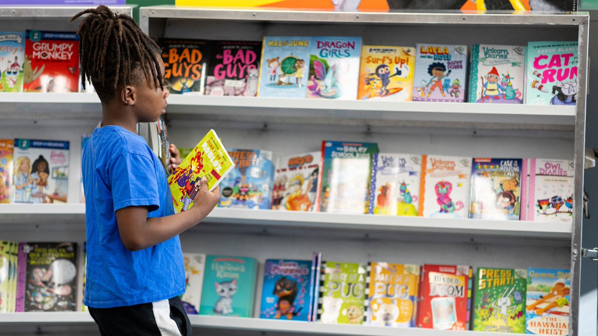 We had a great time this week at our final @Scholastic Book Fair of the school year! @Broncos alumni, @BroncosCheer, @superdurell, @5280Miles and staff members helped each student at Center for Talent Development pick out four books to take home. The school also received 350 new