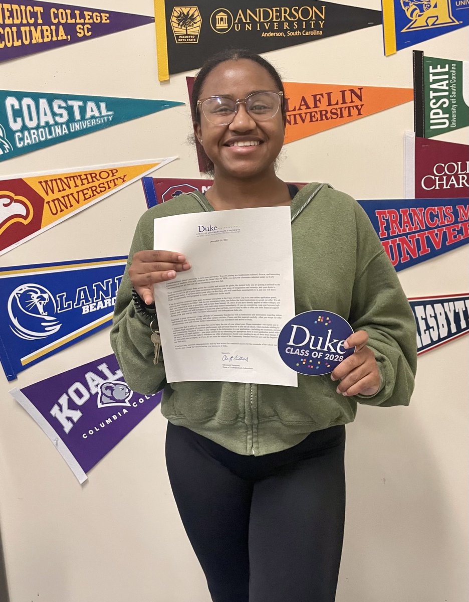 Congrats and success wishes Erin @RNECavaliers acceptance @DukeU @DiscoverDuke! She's active @Cavplex Morning Show, @PCA_RNE Dance, and Science National Honor Society. Erin plans to double major in English and Architectural Engineering! #whatsgoodrne