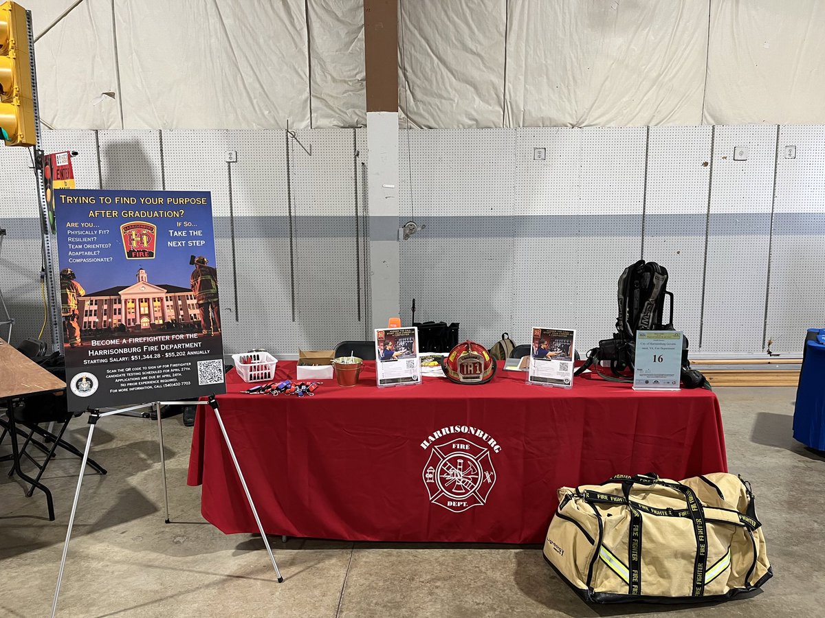 HAPPENING NOW: members of @HFDVA are o/l of a working recruitment effort! Stop by the Rockingham County Fairgrounds to learn more about the greatest career you could ever have as a #Firefighter!