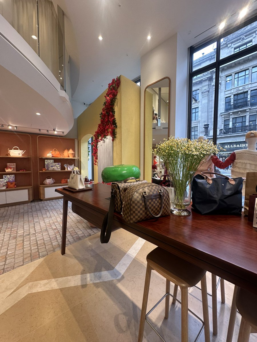 Elaine Singleton 💙💛🇺🇦 tweet media