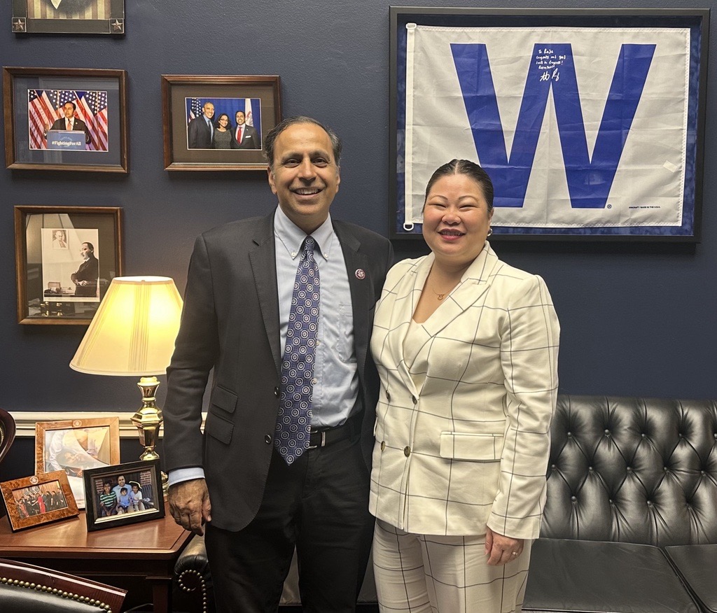 It was an honor to attend Japanese Prime Minister @kishida230's joint address to Congress this morning with my guest Cook County Commissioner @JosinaMorita, a proud Japanese American and a leader in the Illinois Asian American Caucus.