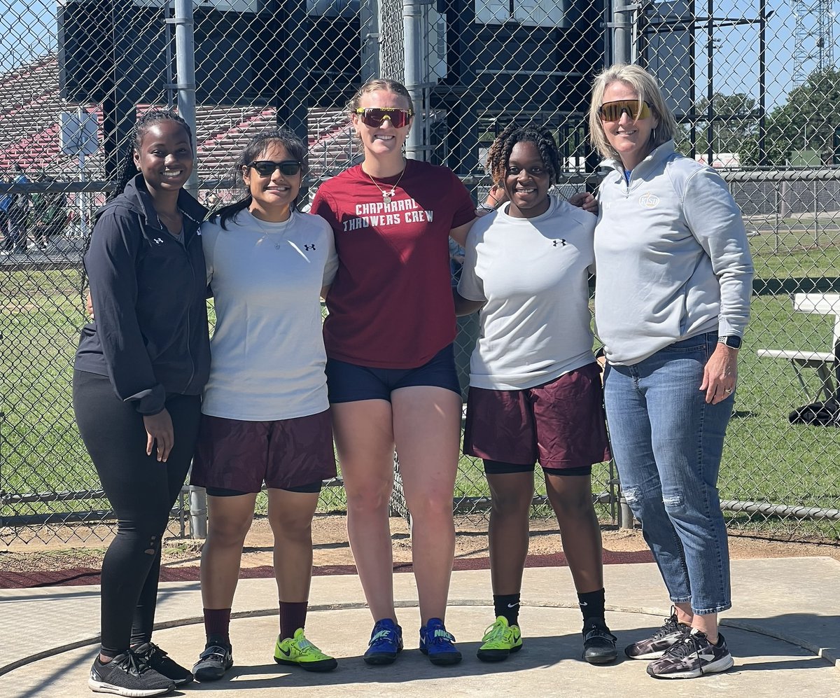 Ready to throw: @KilleenISD_ Superintendent Dr. Jo Ann Fey visits with KISD's girls discus throwers prior to competition Thursday at the 21/22-5A area meet in Magnolia. #WeAreKISD