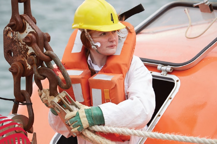 Know someone who loves the idea of working at sea? Or perhaps you’ve been considering your own options? Aspiring mariners are invited to the next #Warsash (online) careers in maritime open day Sat, 11 May, 10am – 12:30pm. ⚓ Book: bit.ly/3KHXUQR #CareersInMaritime