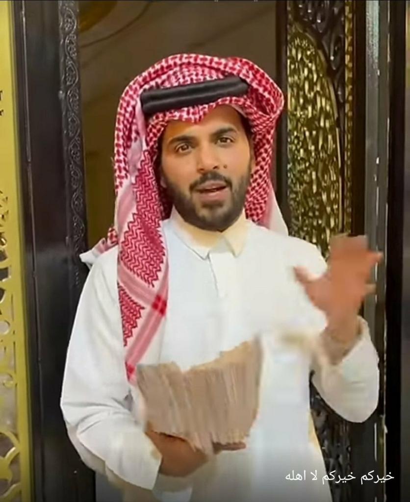 عيديه 30,000 ريال لشخصين 👏 كل الي عليك تسويه : - تابع @gazzi_21 - تابع @AlwaleedTalal1 - ريتويت ولايك لتغريدة السحب إلكتروني من المتابعين موثق بالفيديو بيكاو السحب بعد ساعتين 🎥 انطلقووووووا 🔥🔥 #الهلال_الاتحاد