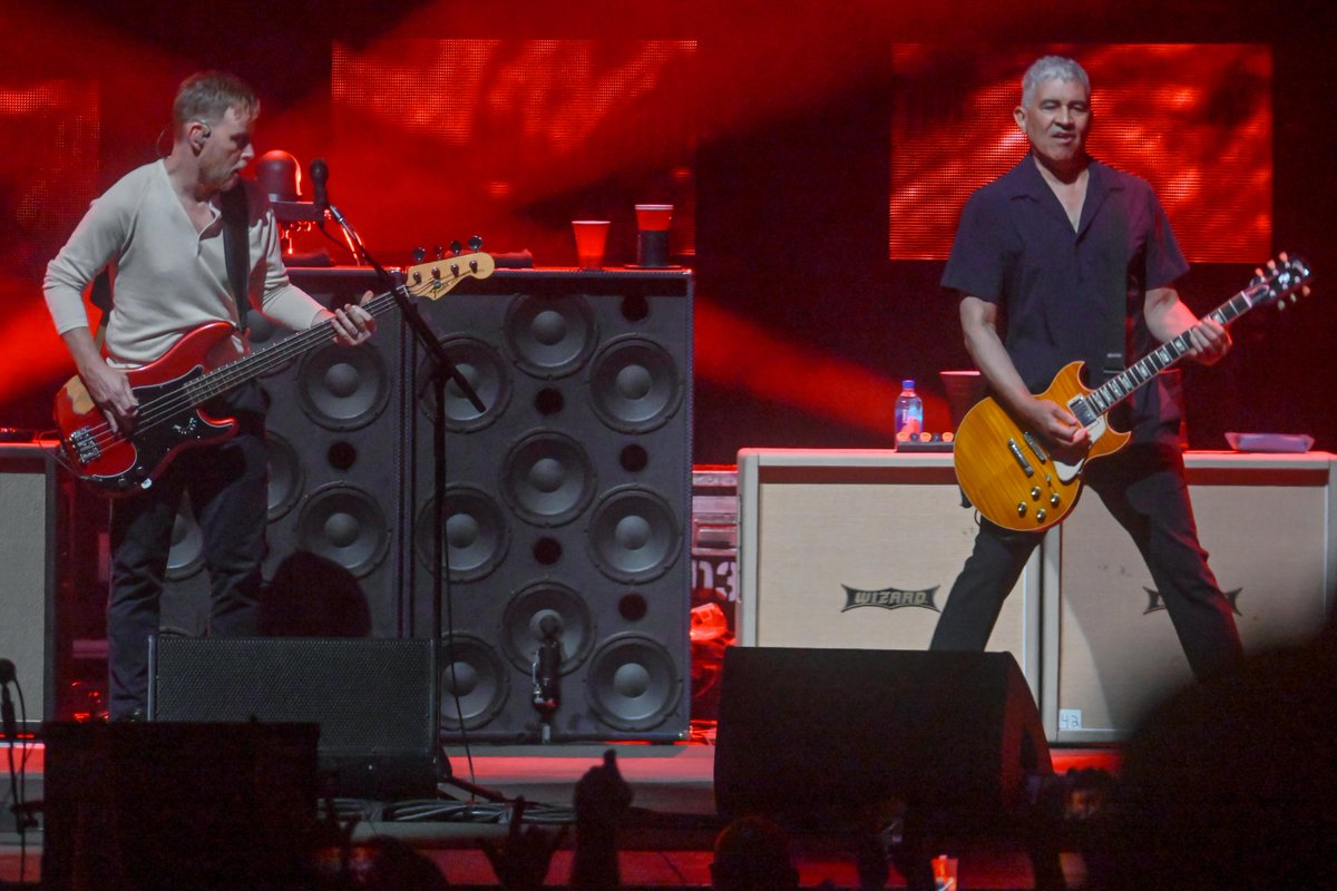 #TBT to when Foo Fighters closed our 2023 season with The Breeders on September 19th. What an iconic closing night! 🎶🤘⚡️ 📸: David Polston / @dhpfreelance