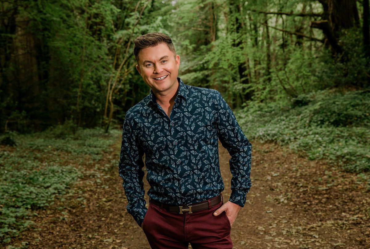 Don't miss A Million Medleys, the superb new show from Irish Country Star Michael English, at Airdrie Town Hall on Monday 20 May! Book your tickets now: ow.ly/VnOq50R1kmI @menglishmusic #MichaelEnglish #AirdrieTownHall #IrishCountry