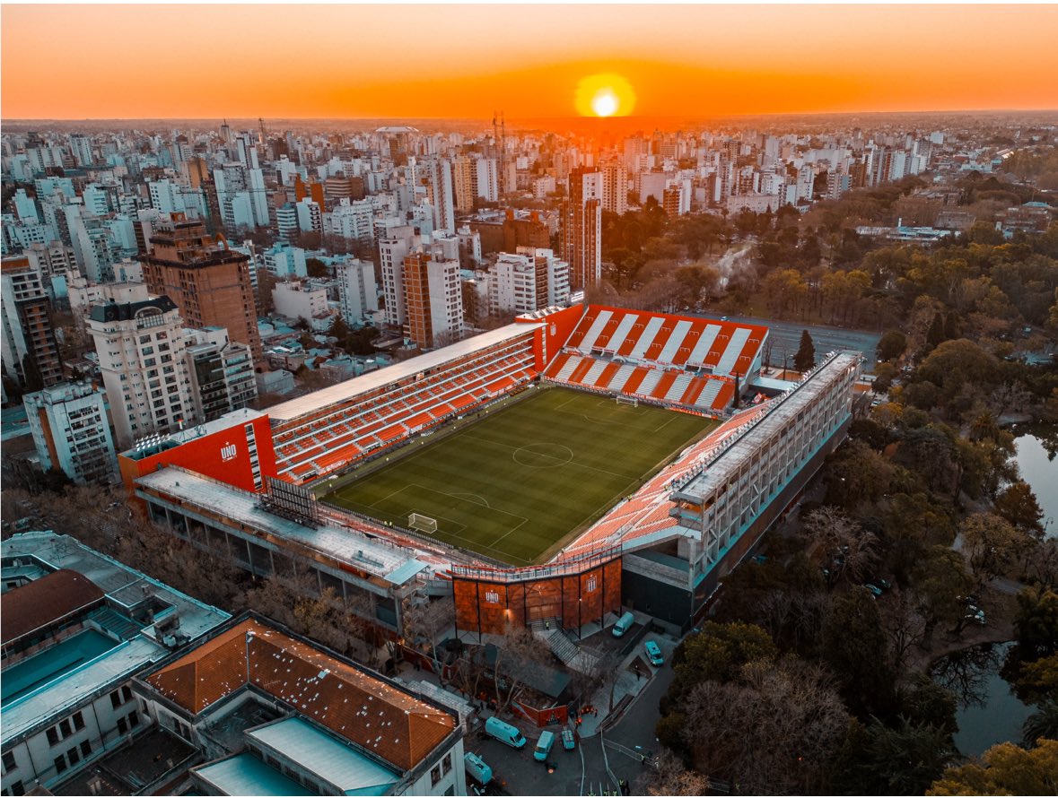 ¡Pumas al Uno! El Estadio Jorge Luis Hirschi, llamado “Uno”, del Club Estudiantes de La Plata, será el escenario el partido ante Australia por la 3ª fecha del Championship 2024. 🏟️ 1️⃣ reinaugurado en noviembre de 2019 y capacidad para 32500 espectadores. 📷 Prensa @EdelpOficial