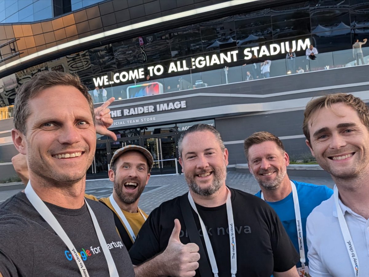 SonicLabs's tweet image. From Paris to Vegas! ✈️

With CEO @MichaelFKong at Paris Blockchain Week, our lead BD @SjHarcourt went to Sin City to talk #AI with our friends at @GoogleCloud Next 2024.

Check out some of his pictures 📸