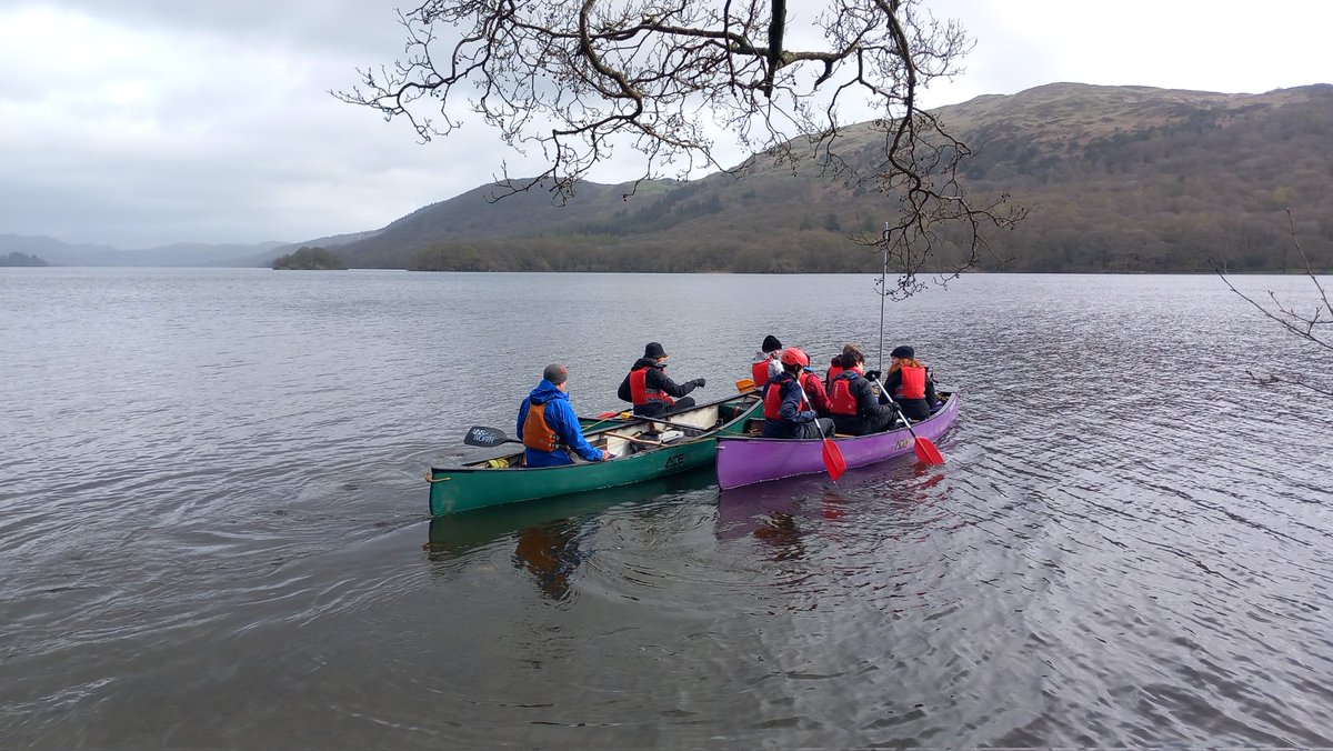 Day two on Gold practice and we had a bit of sunshine and a dry day. Walkers headed over the Coniston fells while the canoeists paddled the full lake 🗺🧭⛰️🏕 #DofE @DofESouthEast @StJohnsSurrey @samsykesexped