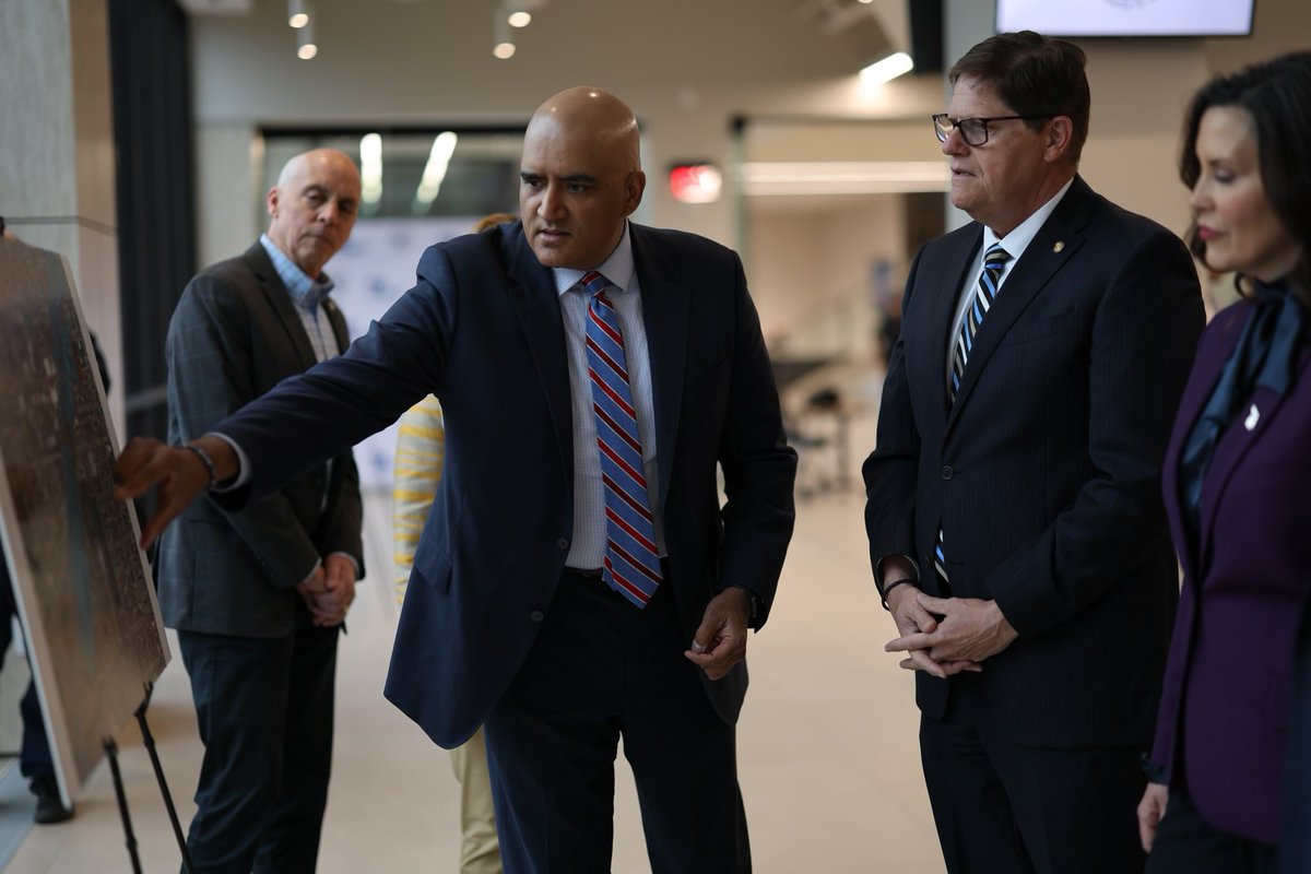 🚧Big wins for Michigan🚧

We're celebrating 3 grants from the Biden-Harris administration to protect our transportation systems from flooding, strengthen our roads, and ensure our infrastructure is built to last.

Let’s keep working together to build a more resilient future.