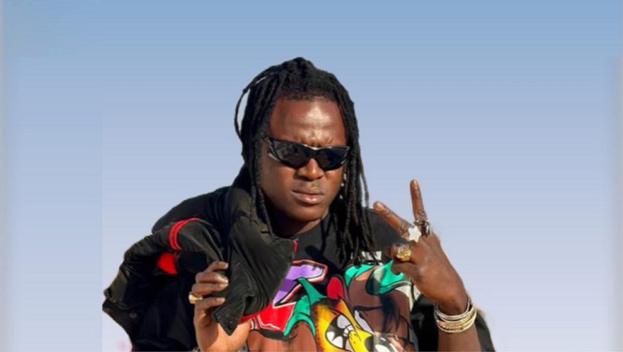 #People #Musique
Tiré de son dernier EP éponyme, #Soungalo, le chanteur malien #Adji_One_Centhiago fait une entrée en douceur et groovy dans l’année avec #Soungalo. Le morceau est luxuriant et tendre, incorporant des éléments de musique malienne classique, des guitares douces...