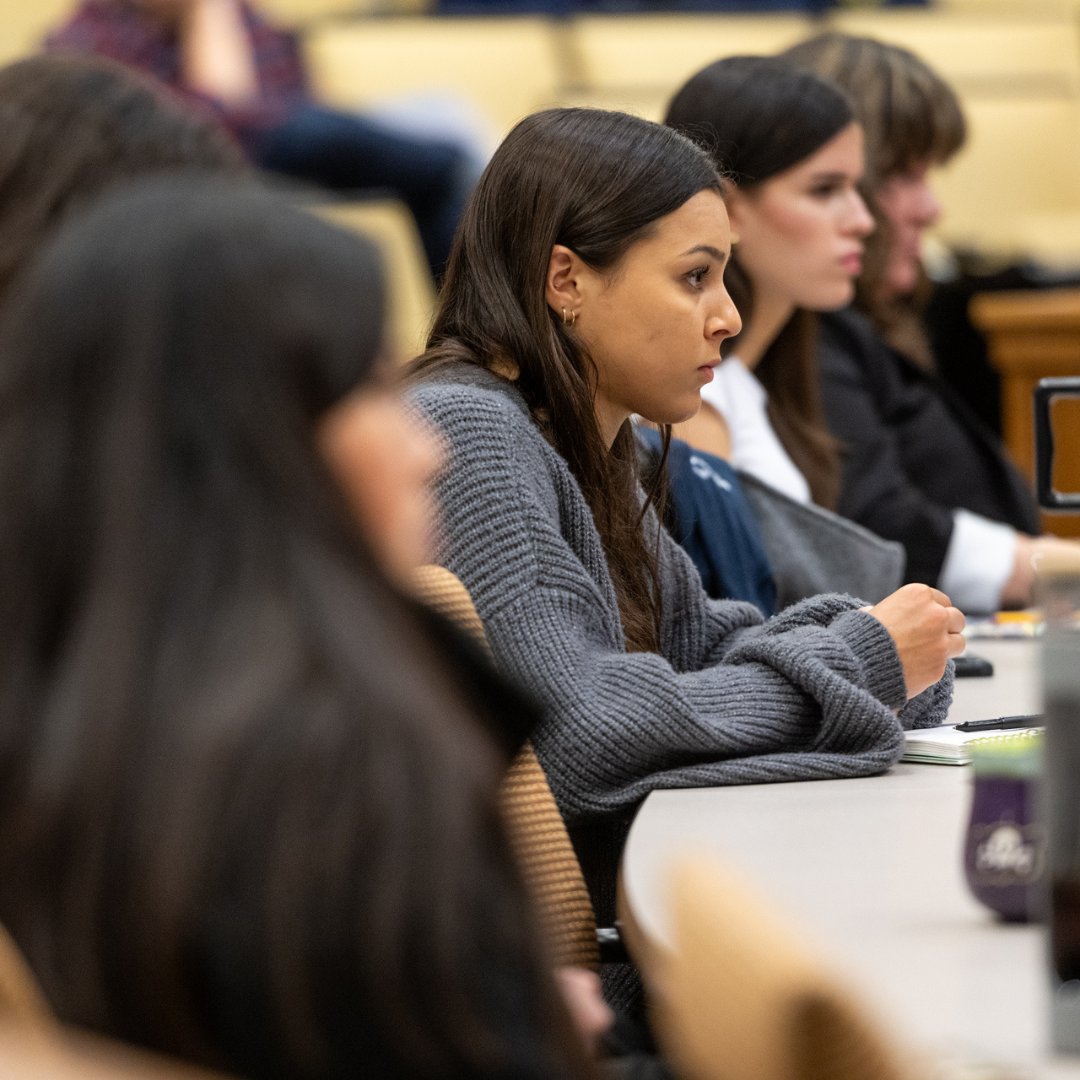 Thank you Cecilia Muñoz (@cecmunoz) for launching our 2024 #DeansSymposium with a great keynote conversation with Dean @watkinshayes—and to Kellen Epstein and student J'Mauri Jackson for asking questions on behalf of our audience and community.