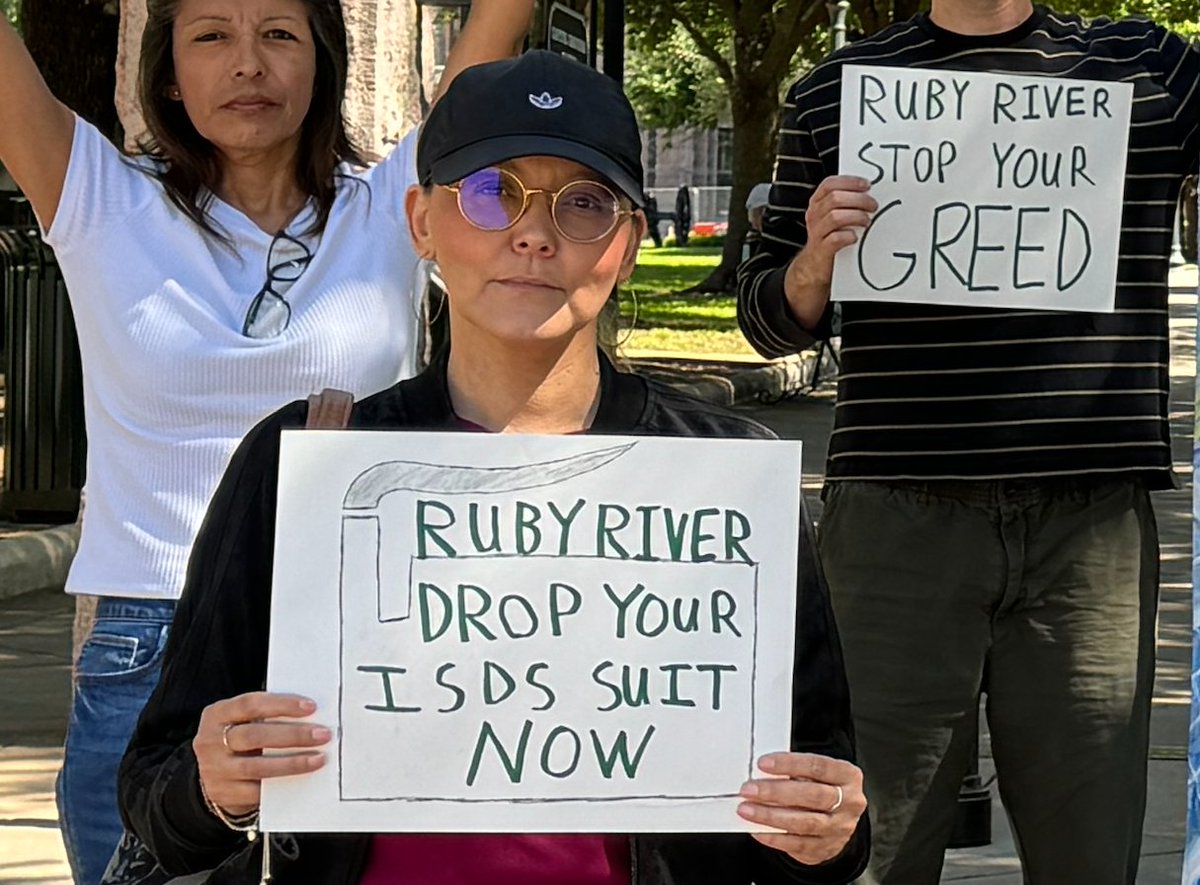 Climate activists across the US & Canada are urging Ruby River Capital to drop its $1 Billion trade suit over an LNG project permit denial — and asking governments to eliminate the outrageous #ISDS system the suit was brought under. 1/
