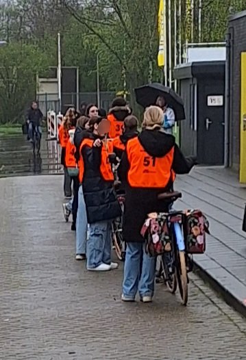 Groepen 8 <a href="/kinderkoepel/">De Kinderkoepel</a> deden vandaag mee aan het Praktisch Verkeersexamen van <a href="/VeiligVerkeer/">Veilig Verkeer Nederland</a>.
Allemaal geslaagd! (Op een paar inhaal-/herexamens na....)