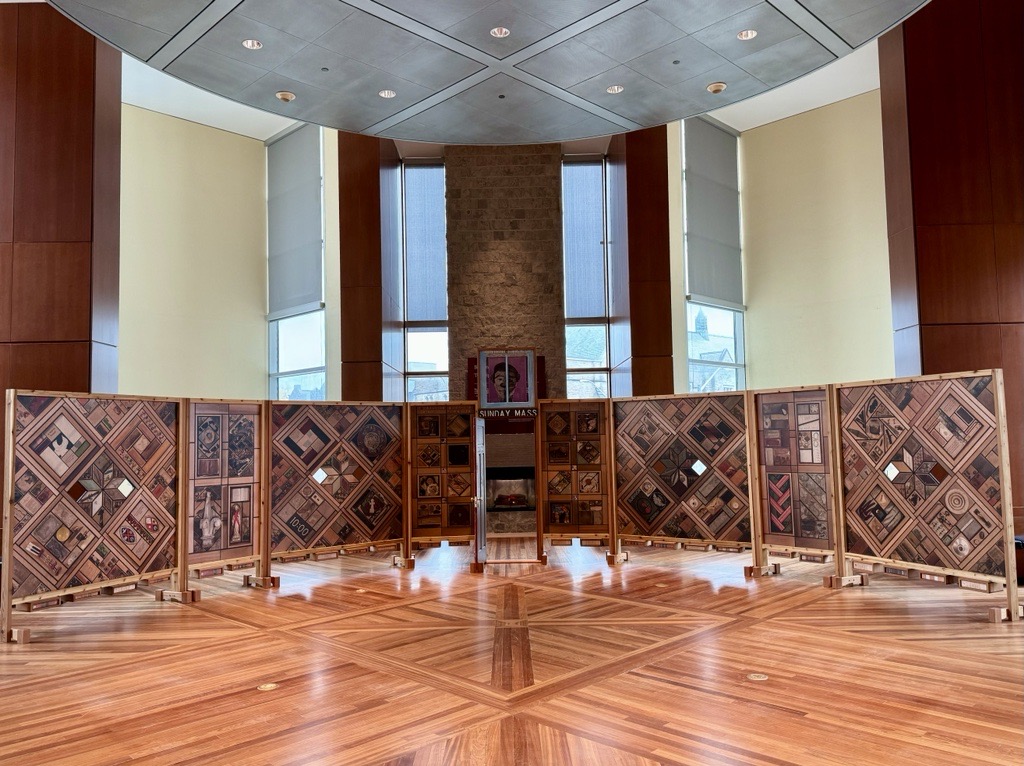 We are honoured to be hosting The Witness Blanket, a large-scale art installation created by master carver Carey Newman, whose traditional name is Hayalthkin'geme, on loan from @CMHR_News. Please see our website to plan your visit: library.queensu.ca/about-us/news-…