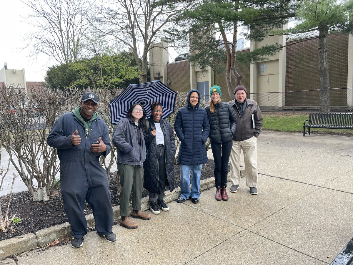 Today MLK residents met with @GrowBostonCOB to discuss urban gardening opportunities at their site 

#GrowBoston