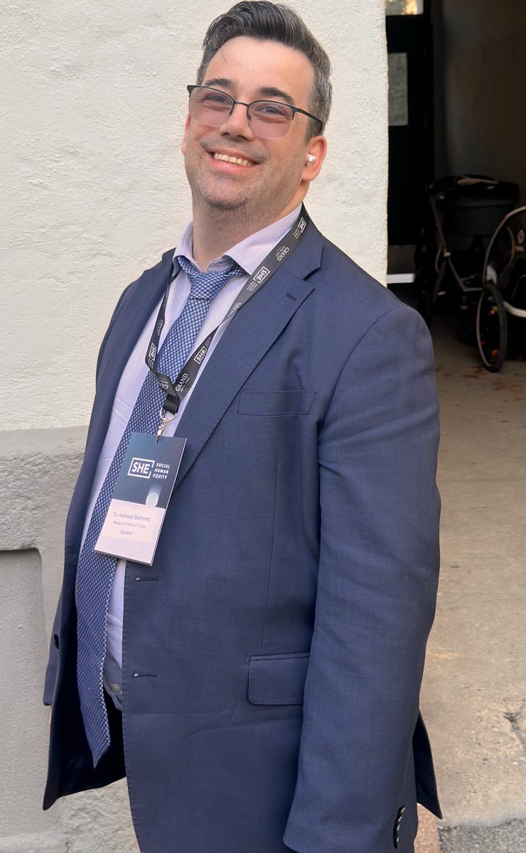 Er veldig stolt av mannen min ❤️ Gjorde en fenomenal jobb for inkludering idag, fra scenen på Oslo spektrum, under SHE konferansen!
Jeg tror Tor Andreas Bremnes er et navn flere vil bli kjent med!