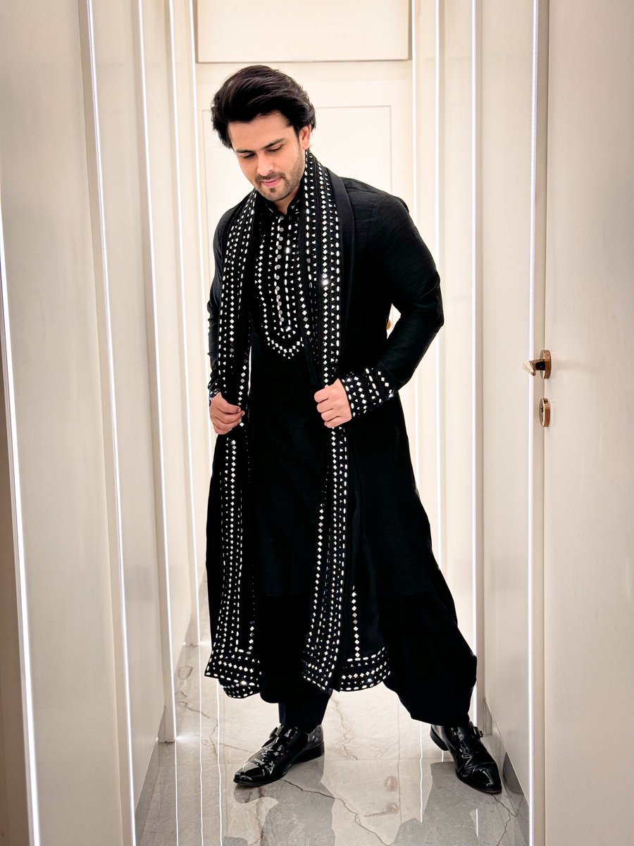 Shoaib_Ibrahim1's tweet photo. Eid Mubarak ❤️🤗 https://t.co/u8aA1hYrdI