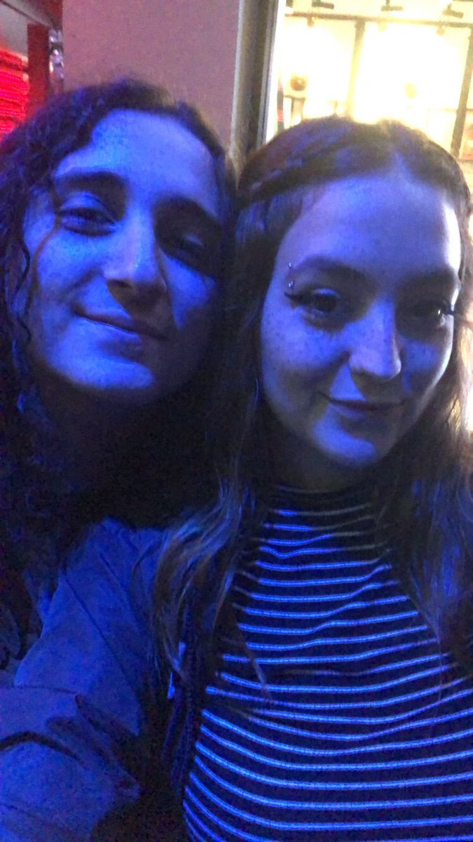 _lamonalise's tweet image. Hoje às 19h começa a segunda etapa da qualificatória para #IgnisCup e vamos em busca da classificação com um bom seed!! 🧡🧡   

Contamos com a torcida de todos vocês ! #goLM 🍊⚙

Fotinho com a minha mid laner pra dar sorte, lessgooo 🤩