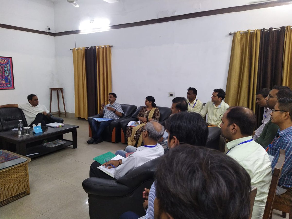 dmpurnea's tweet photo. Mr. Sarvan Ram IRS, (C &amp; C E)
व्यय प्रेक्षक,12 पूर्णिया पीसी की अध्यक्षता में जिला अतिथि गृह पूर्णिया में व्यय अनुश्रवण कोषांग, एमसीएमसी कोषांग, वीएसटी, एकाउंटिंग टीम, एस एस टी,एफ एस टी, के नोडल पदाधिकारी एवं संबंधित पदाधिकारियों के साथ समीक्षा बैठ आहूत की गई। https://t.co/SGS9hsDdUy