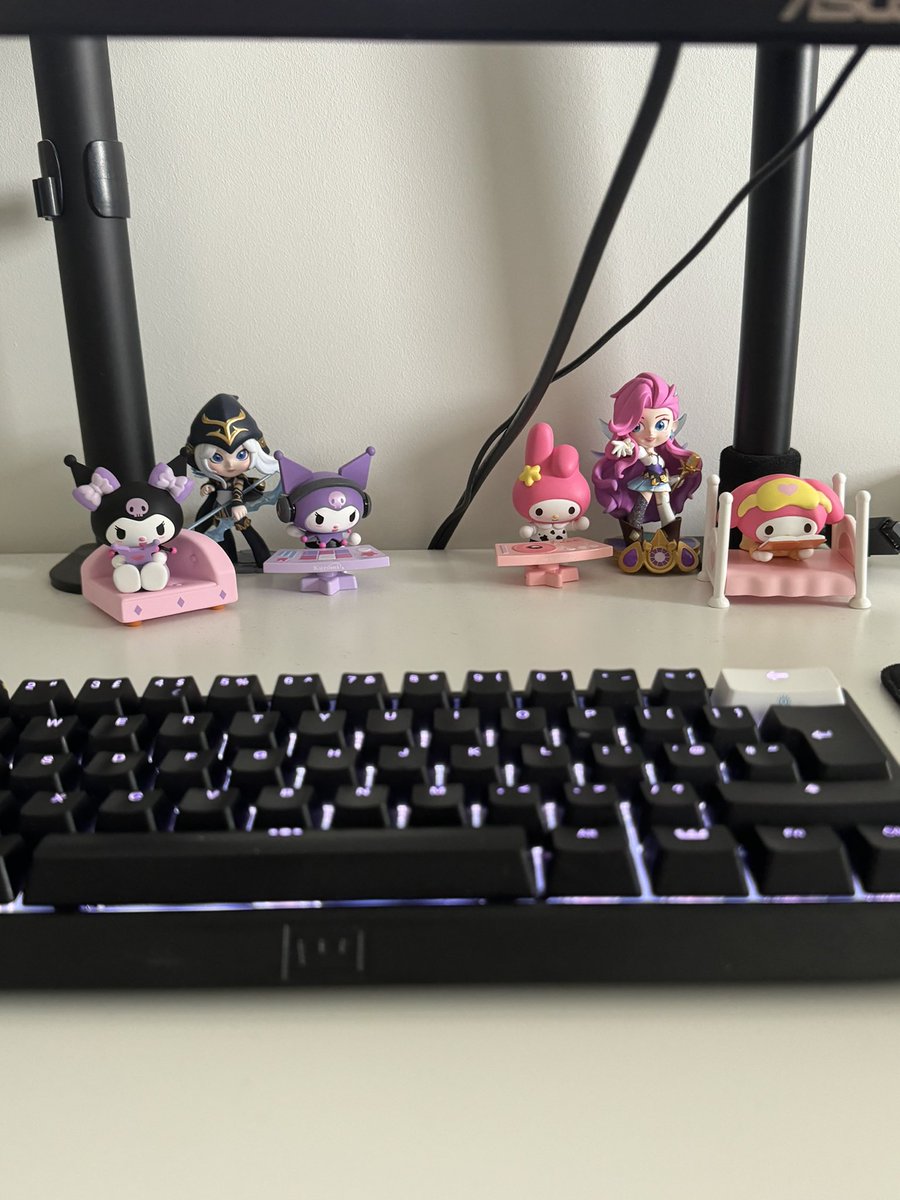 modesasVAL's tweet image. making an army