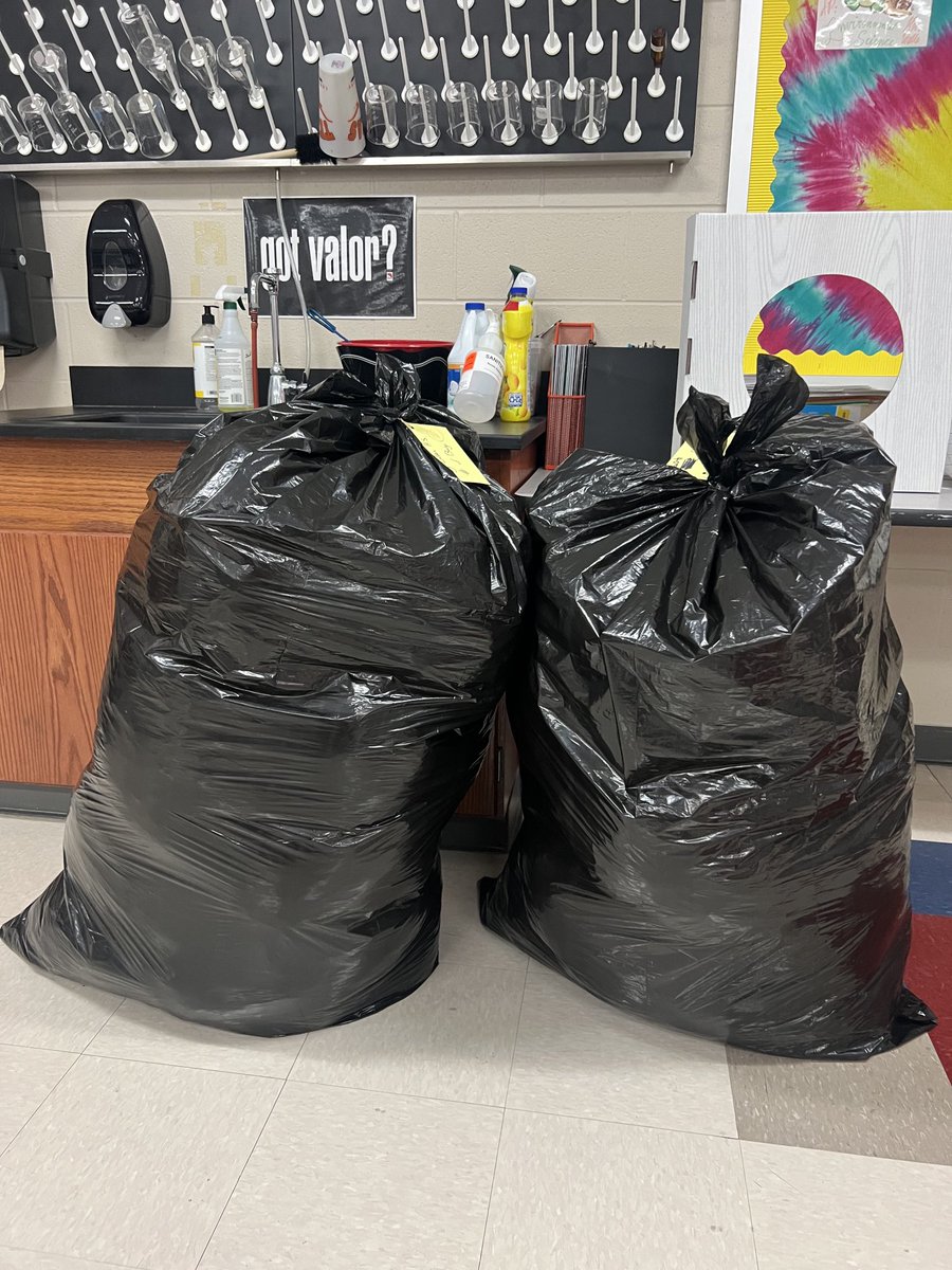 ⁦@CFISDCyLakes⁩ Over 1000 plastic bags were collected for recycling on campus last week!  #savetheplanet #reducereuserecycle