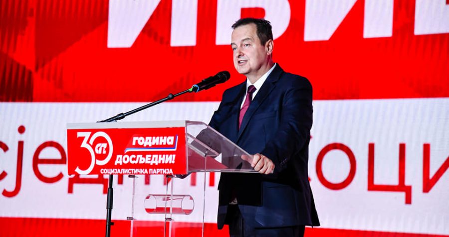 Прихваћена иницијатива бањалучких социјалиста - Ивици Дачићу Кључ Града

Скупштина Града Бања Лука усвојила је приједлог да Ивица Дачић добије Кључ Града Бања Лука, са Повељом “Почасни грађанин града Бање Луке”, поводом обиљежавања 22. априла – Дана града.