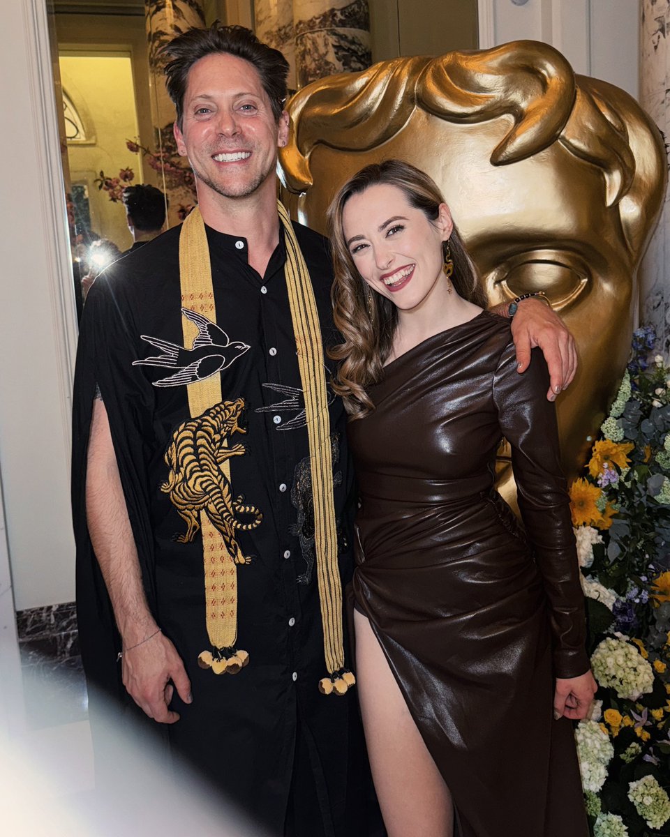 alice (taylor’s version) *:･ﾟ✧ tweet media