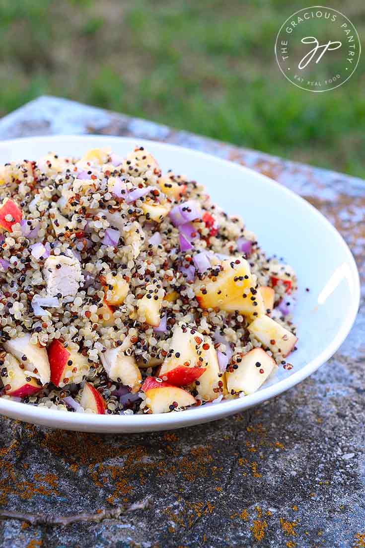 #Chicken #Quinoa Salad With Apples @graciouspantry thegraciouspantry.com/chicken-quinoa… #NoAddedDairy #SideDishes #GrainSalads #SugarFreeRecipes